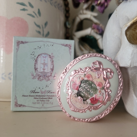 Flower Knows Midsummer Fairytales Velvet Blush - 05 Valley Lily - Picture 1 of 3